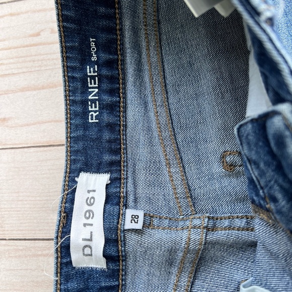 DL1961 Renee Short - Picture 3 of 4